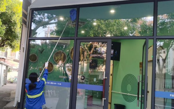 10月2号城东托儿所公厕保洁照片.jpg 10月2号城东托儿所公厕保洁照片.jpg