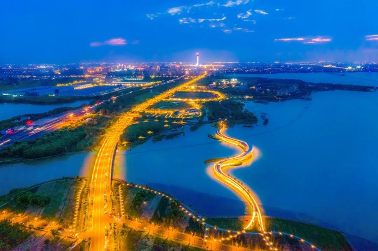 青浦体育：2025年长三角国际铁人三项赛倒计时