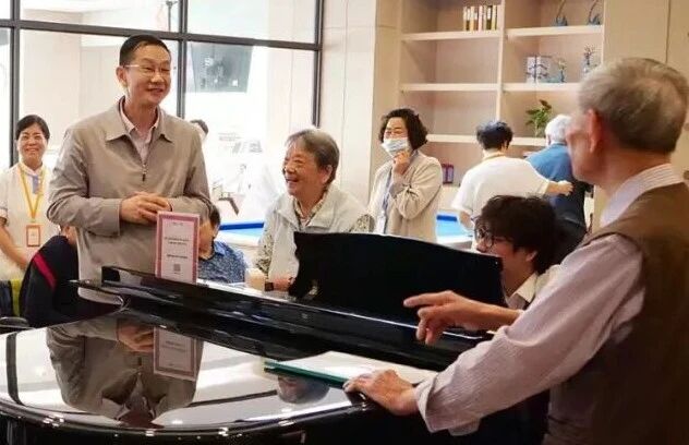 长宁区领导开展“敬老月”走访慰问4.jpg