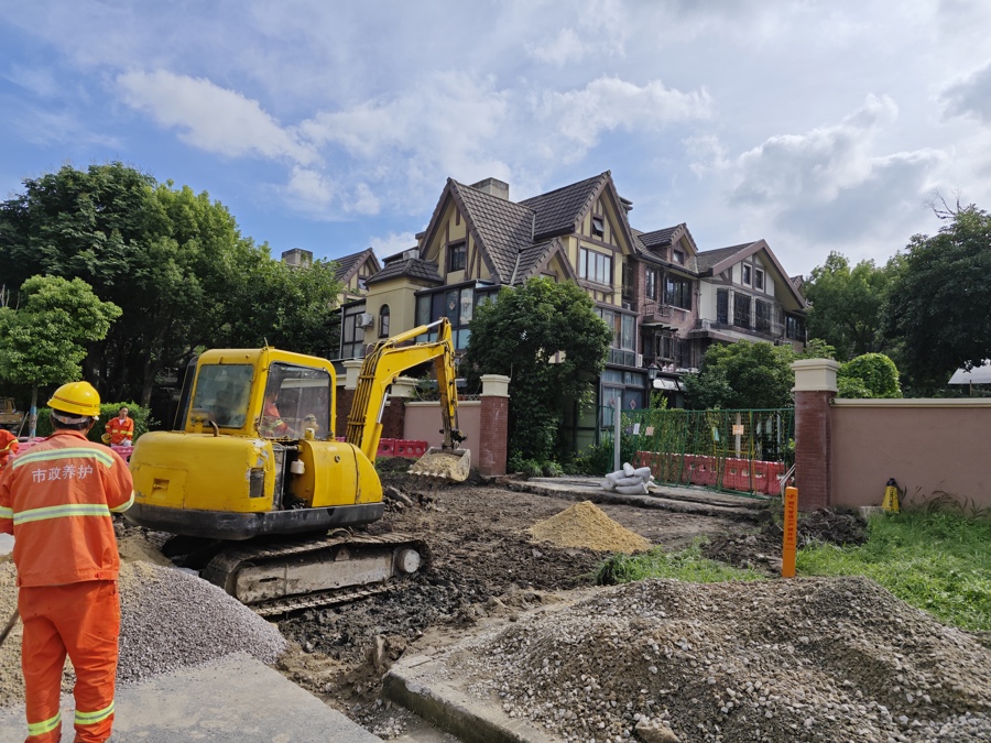 蔷薇九里西门去年7月启动施工。 资料图片.jpeg