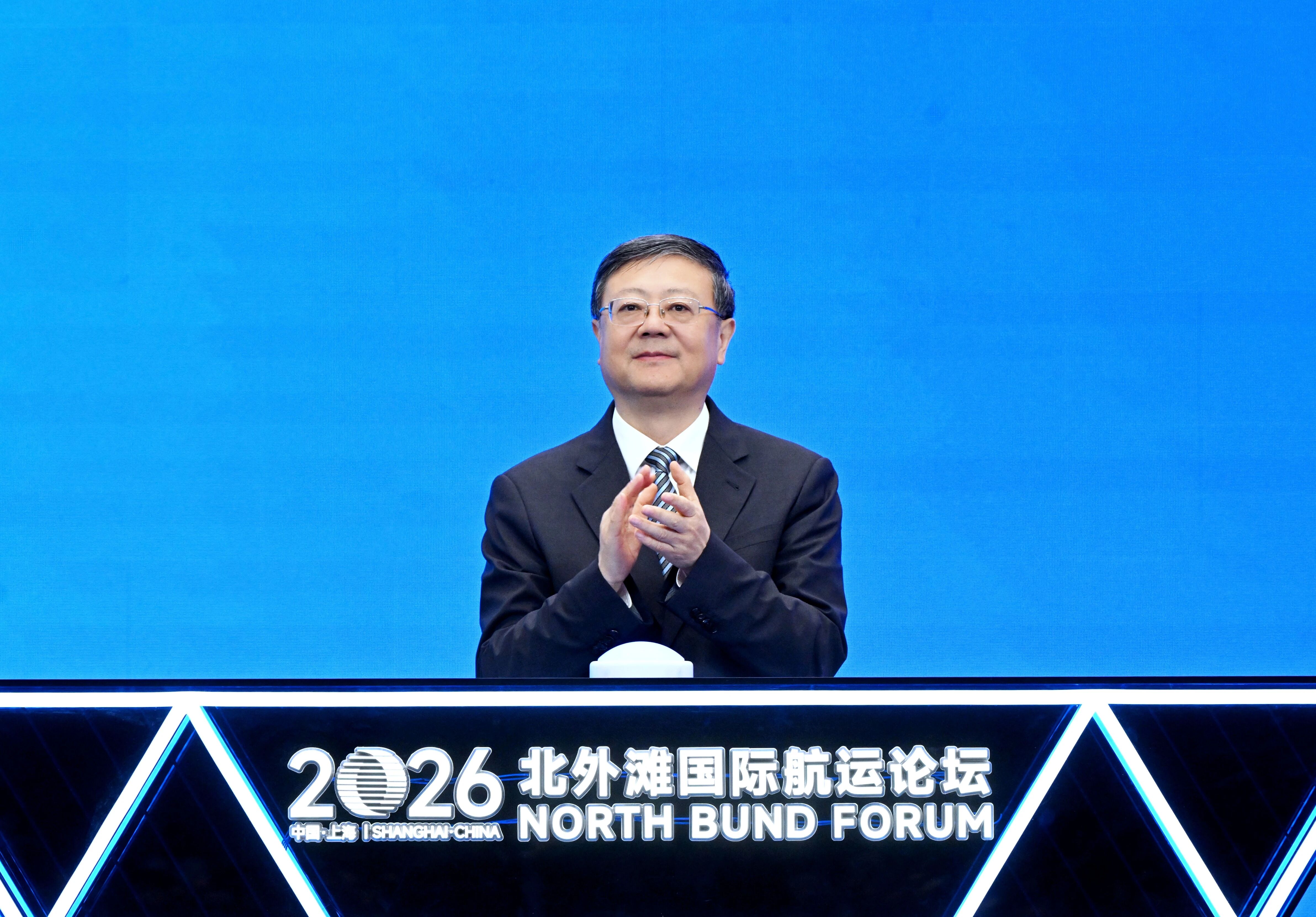 上海市委书记陈吉宁出席并启动2026北外滩国际航运论坛.jpg