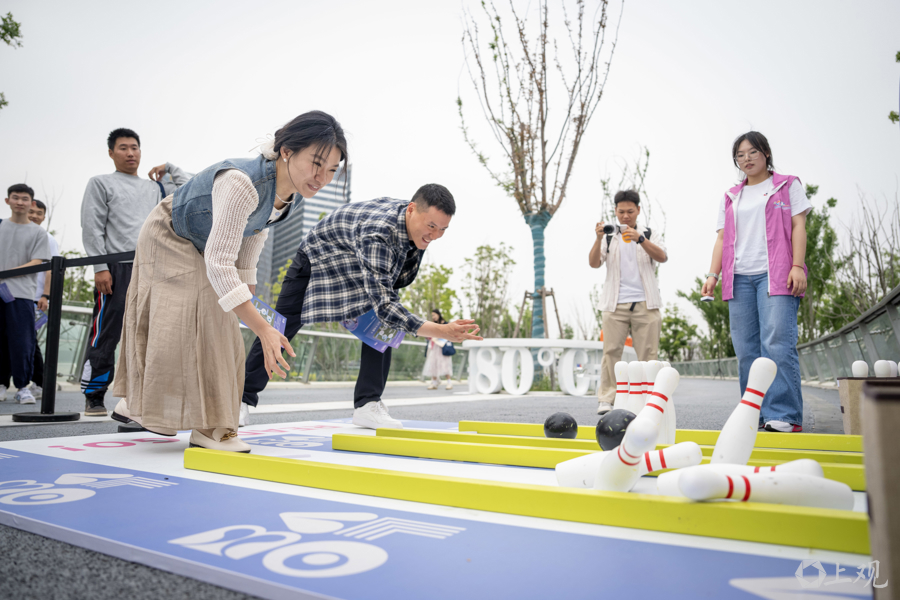 2025年长三角青年交友嘉年华暨临港青年沉浸式集体婚礼浪漫启幕