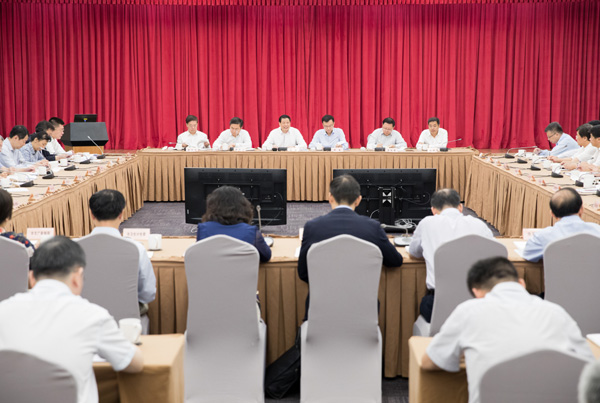 上海市政务公开与“互联网+政务服务”领导小组第一次全体会议召开