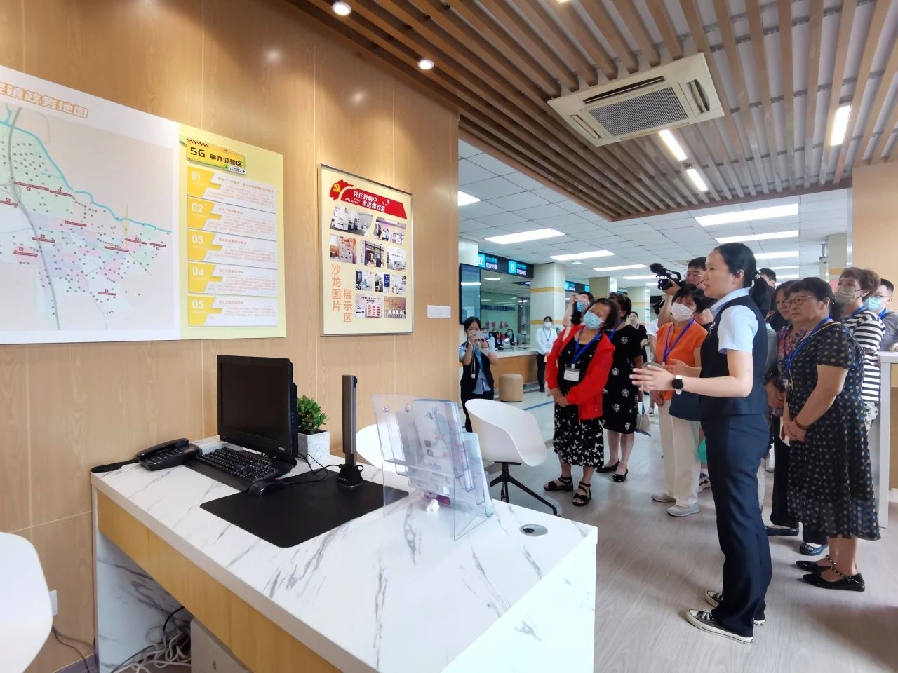 在长宁办事有多方便?“310105”帮办服务了解一下……2.jpg 在长宁办事有多方便?“310105”帮办服务了解一下……2.jpg