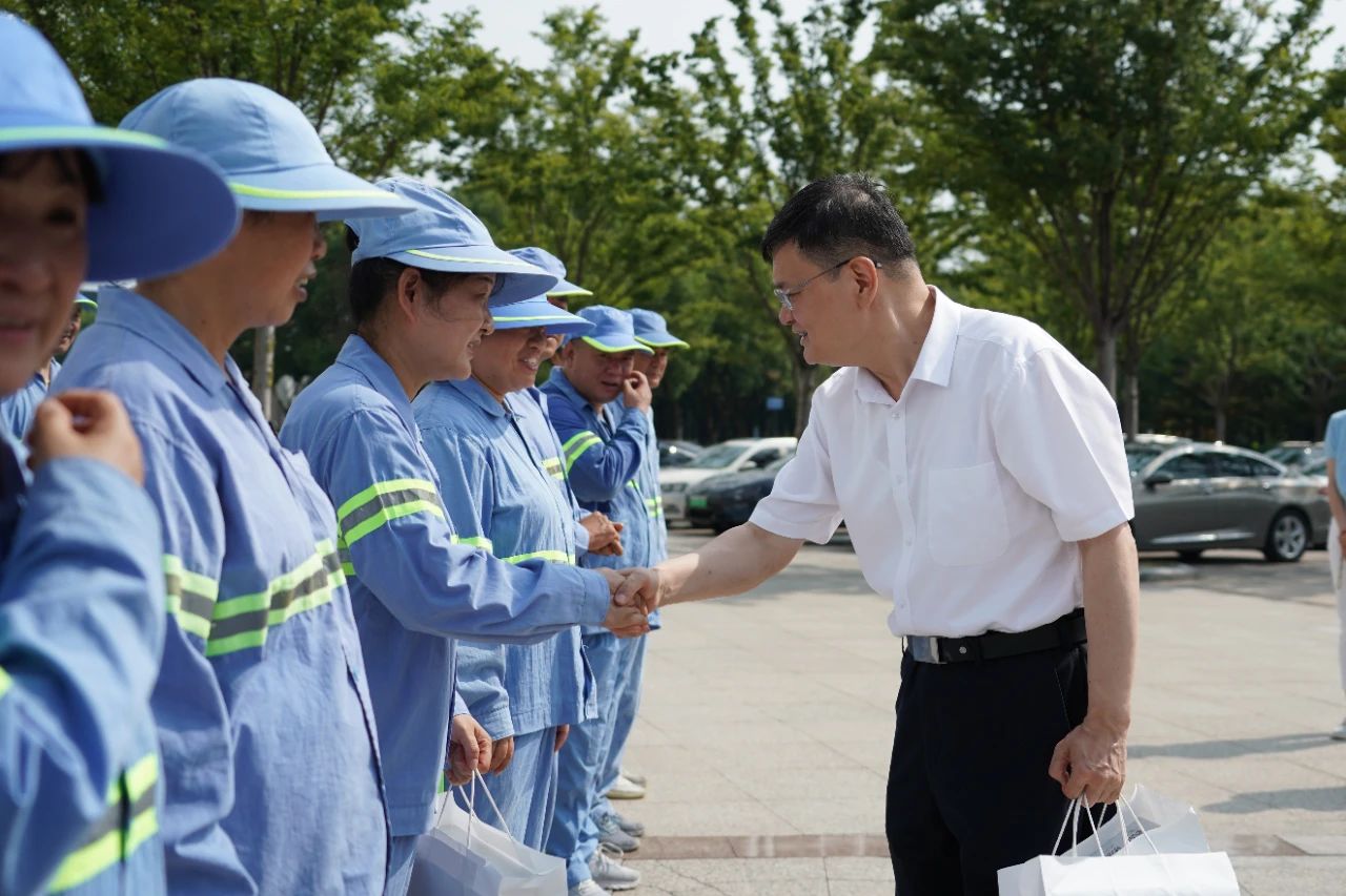 0717_103719_285.jpg 0717_103719_285.jpg