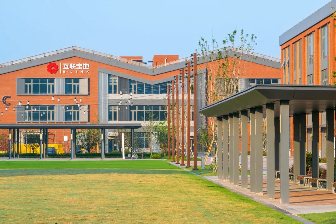 宝武(上海)碳中和产业园(刘继鸣 摄).jpeg 宝武(上海)碳中和产业园(刘继鸣 摄).jpeg