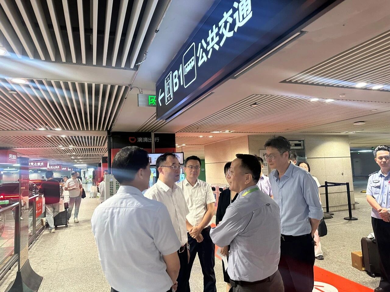 长宁区领导现场检查第48届世界技能大赛服务保障冲刺阶段工作2.jpg