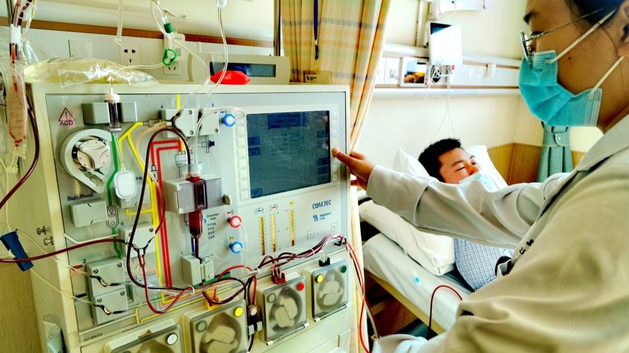 李新在市一医院采集造血干细胞,他也是上海第600例捐献者.jpeg 李新在市一医院采集造血干细胞,他也是上海第600例捐献者.jpeg