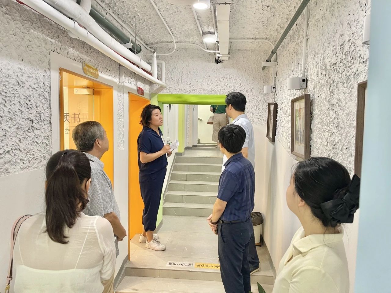 仙霞新村街道民防空间变身“茅庐”,市民代表建议这样管理……1.jpg 仙霞新村街道民防空间变身“茅庐”,市民代表建议这样管理……1.jpg