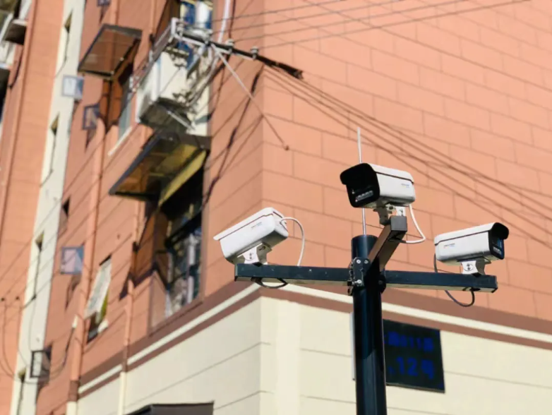 密云花苑有了“智慧安防管家”,老旧监控摄像头通通“退休”,高清数字视频监控“上岗”.png 密云花苑有了“智慧安防管家”,老旧监控摄像头通通“退休”,高清数字视频监控“上岗”.png