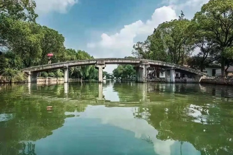 青浦体育：2025年长三角国际铁人三项赛倒计时