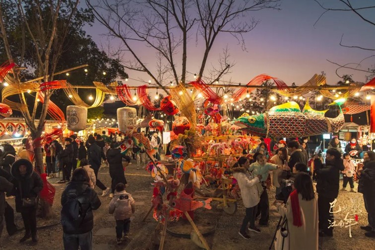 提一盏花灯入梦江南,来青浦用一场元宵灯海收官蛇年春节! 提一盏花灯入梦江南,来青浦用一场元宵灯海收官蛇年春节!