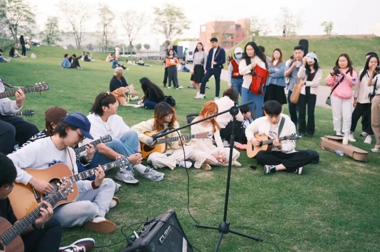 青春青浦:解锁青年新“夜”态 有趣有料有内涵 快来党群阵地抢课吧~ 青春青浦:解锁青年新“夜”态 有趣有料有内涵 快来党群阵地抢课吧~