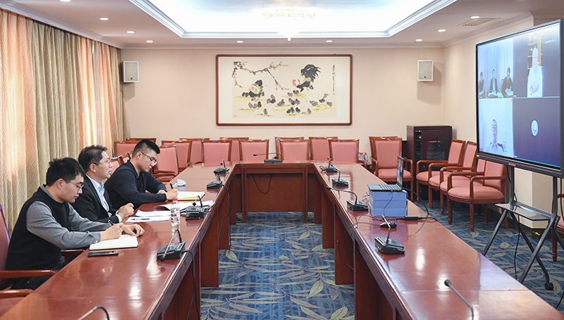 3月8日,科技部成果转化与区域创新司二级巡视员陈宏生(左二)和他的两位同事在科技部与全国政协委员隆克平等视频连线.jpg 3月8日,科技部成果转化与区域创新司二级巡视员陈宏生(左二)和他的两位同事在科技部与全国政协委员隆克平等视频连线.jpg