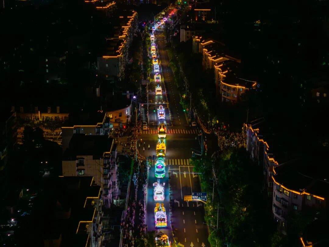 花车巡游24.930 (5).jpg