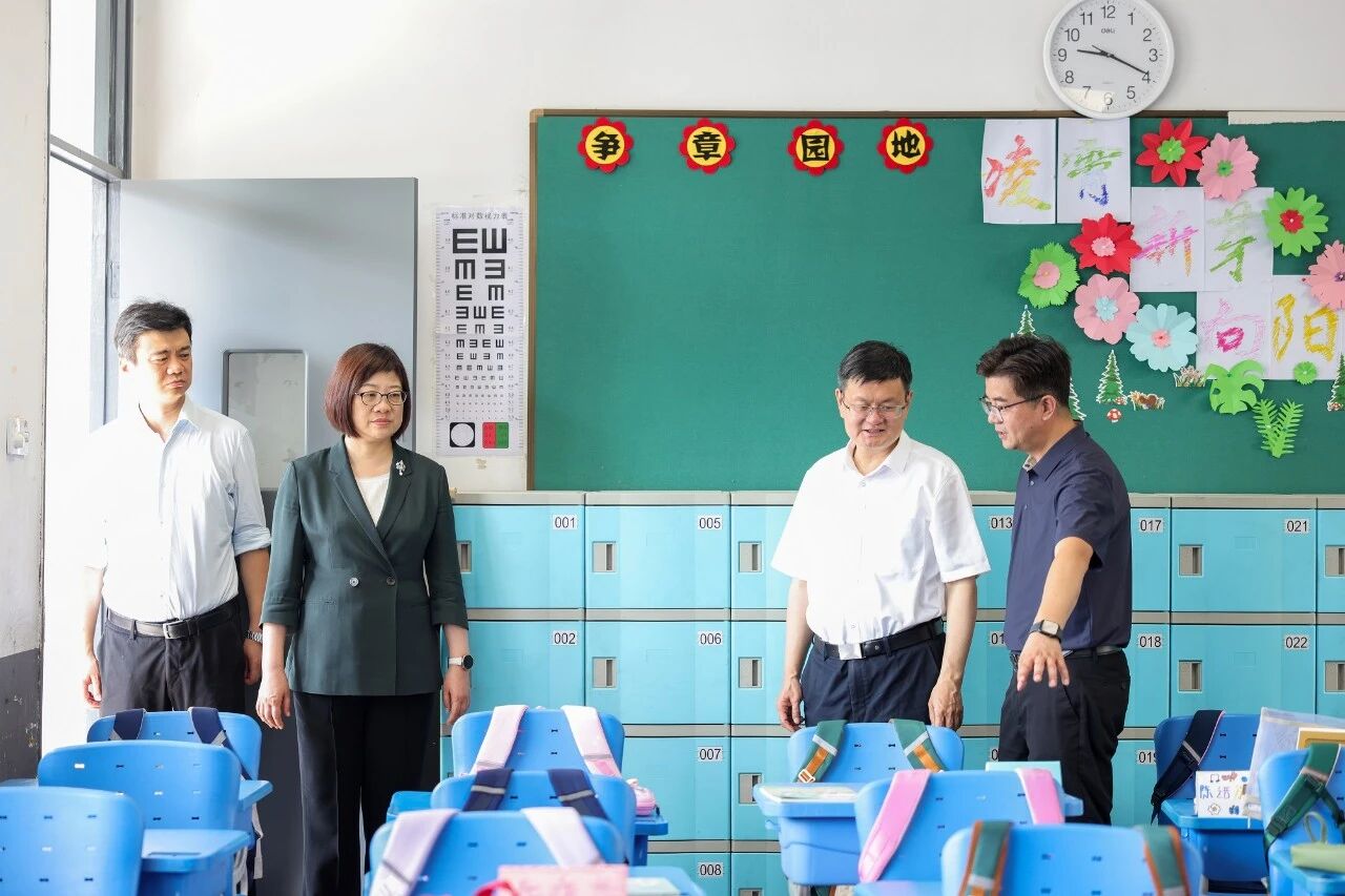 0902_085531_367.jpg 0902_085531_367.jpg