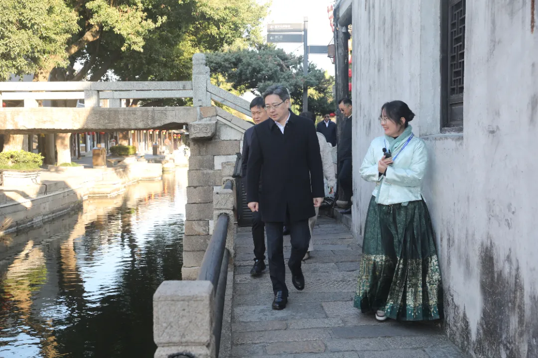 1208_142750_448.png 1208_142750_448.png