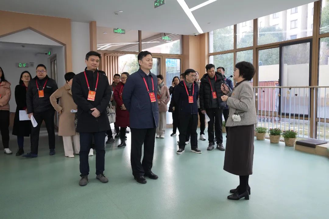 区政协开展2024年政协委员年末大视察活动.jpg 区政协开展2024年政协委员年末大视察活动.jpg