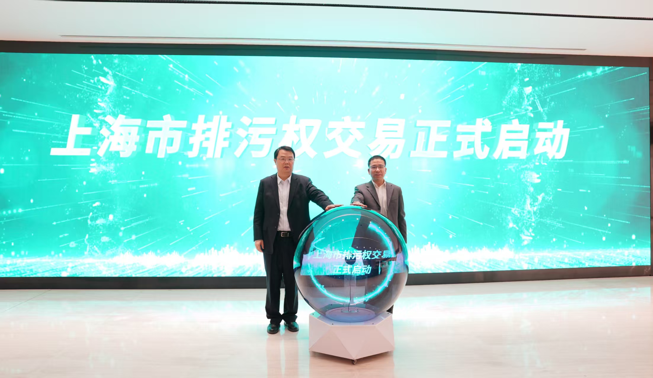 领导图片 211.jpg