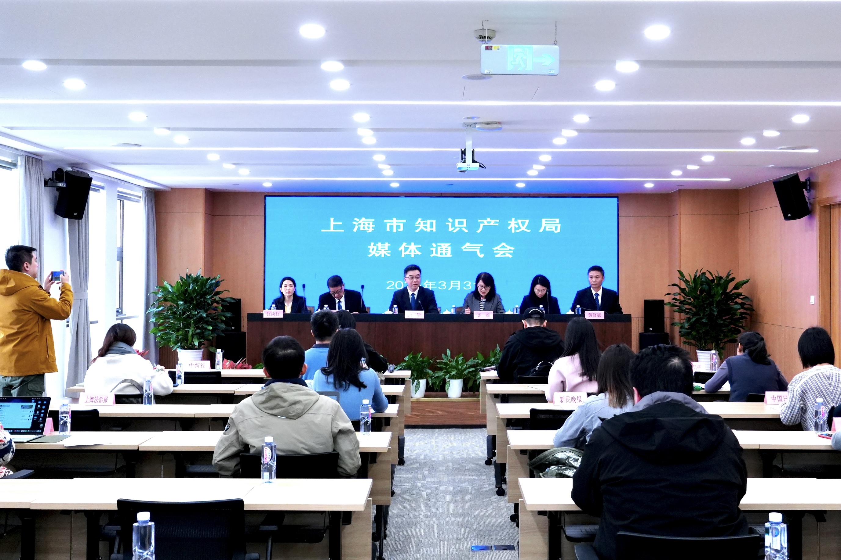 图片2.jpg 图片2.jpg