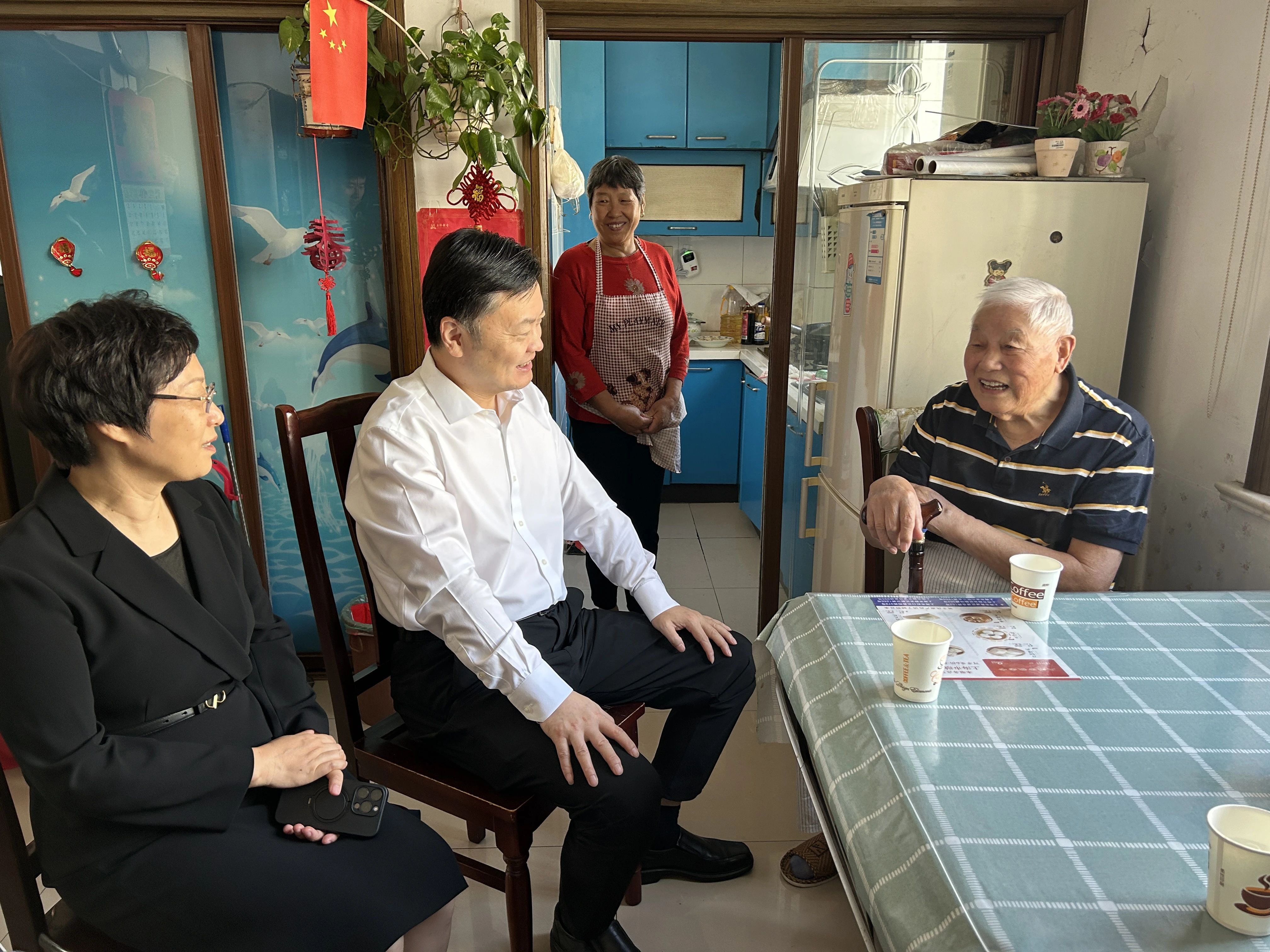 1012_090449_518.jpg 1012_090449_518.jpg