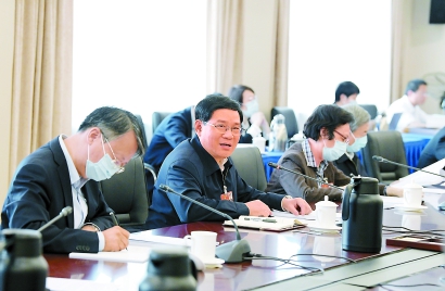 使法治成为上海核心竞争力重要标志 上海代表团举行分组会议 使法治成为上海核心竞争力重要标志 上海代表团举行分组会议