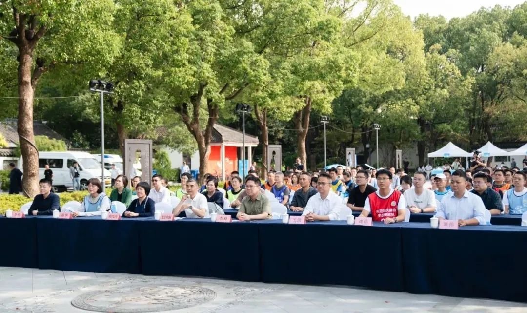 2024年上海市饮用水水源保护宣传活动暨长三角一体化示范区生物多样性联合保护徒步健康行活动顺利举行 .jpg