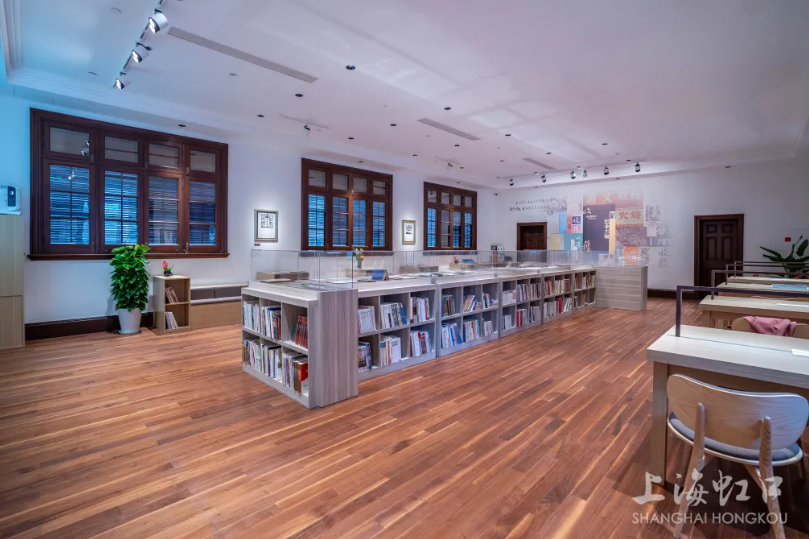 巴金图书馆的文学杂志阅览室.png 巴金图书馆的文学杂志阅览室.png