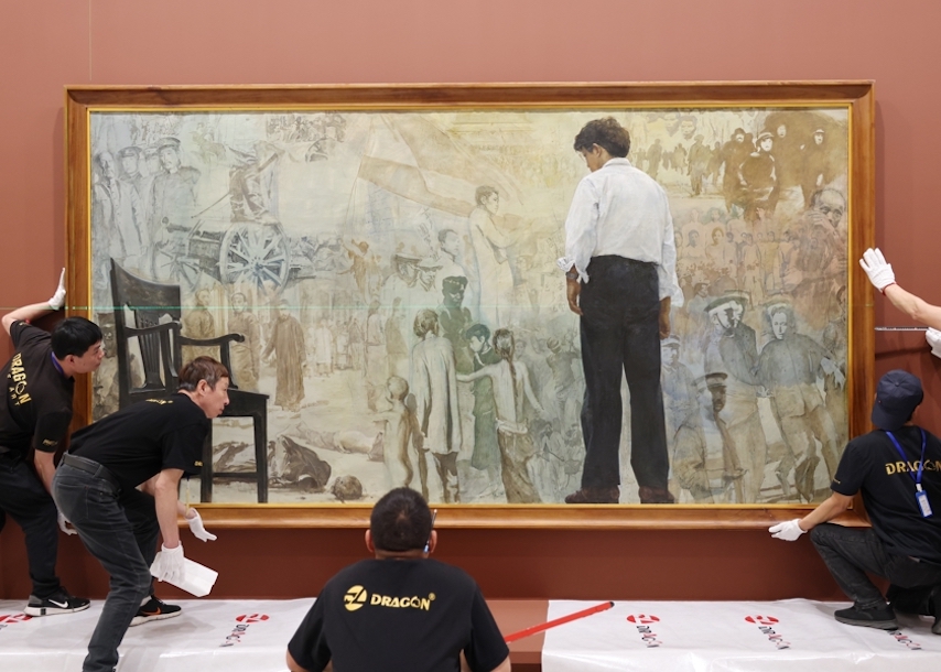 陈逸飞规模最大回顾展将揭幕 三幅作品开箱 《踱步》将自己画入画面