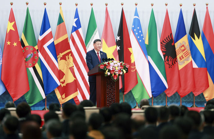 10月13日上午，国家主席习近平在北京国家会议中心出席全球妇女峰会开幕式并发表主旨讲话。新华社记者 丁海涛 摄.jpg