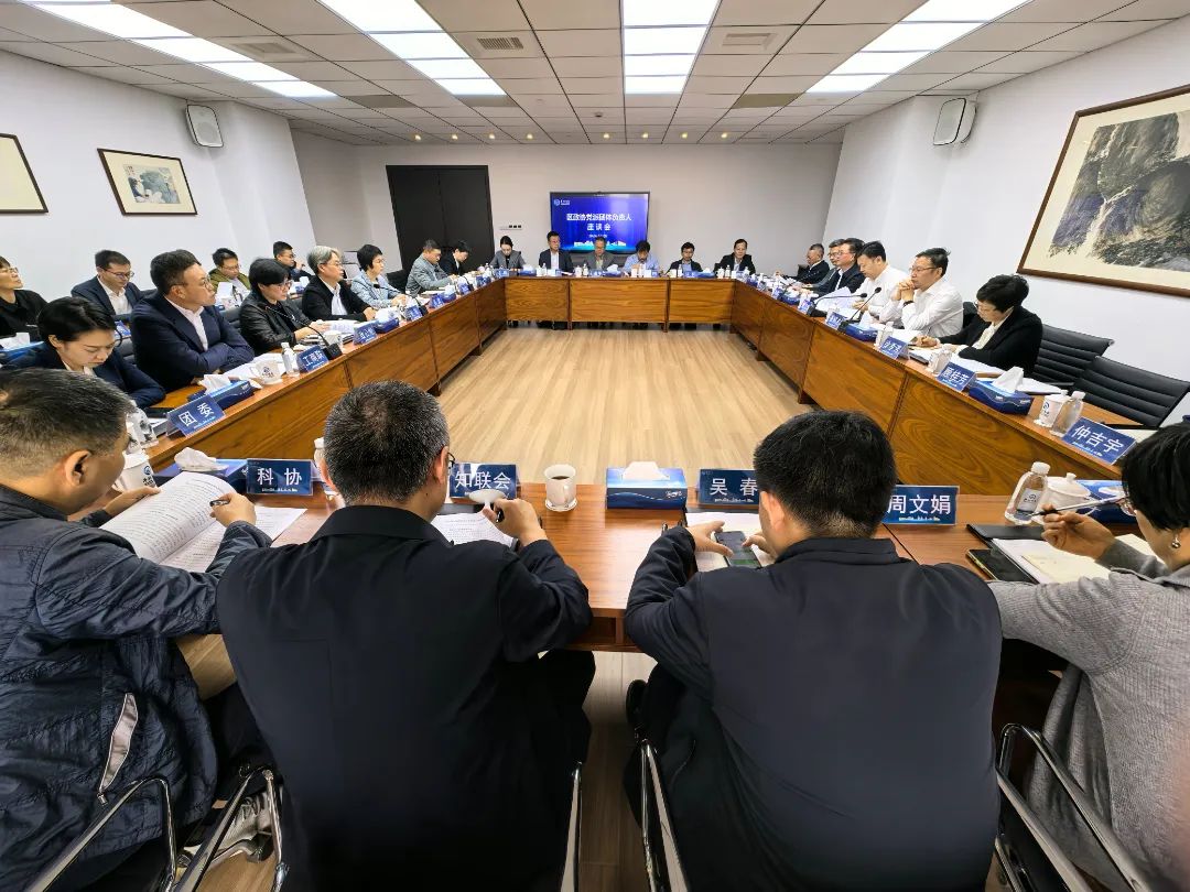 1029_100229_685.jpg 1029_100229_685.jpg