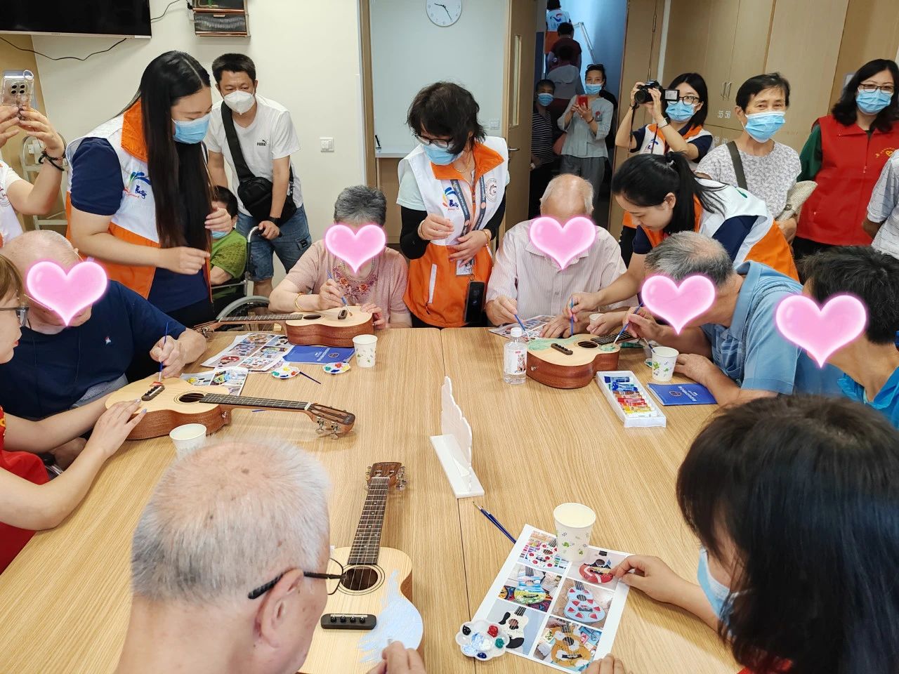 首次走进长宁区社会福利院的老年人被暖到了……2.jpg 首次走进长宁区社会福利院的老年人被暖到了……2.jpg