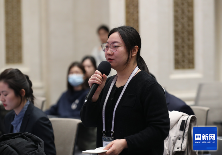 澎湃新闻记者提问(刘健 摄).png 澎湃新闻记者提问(刘健 摄).png