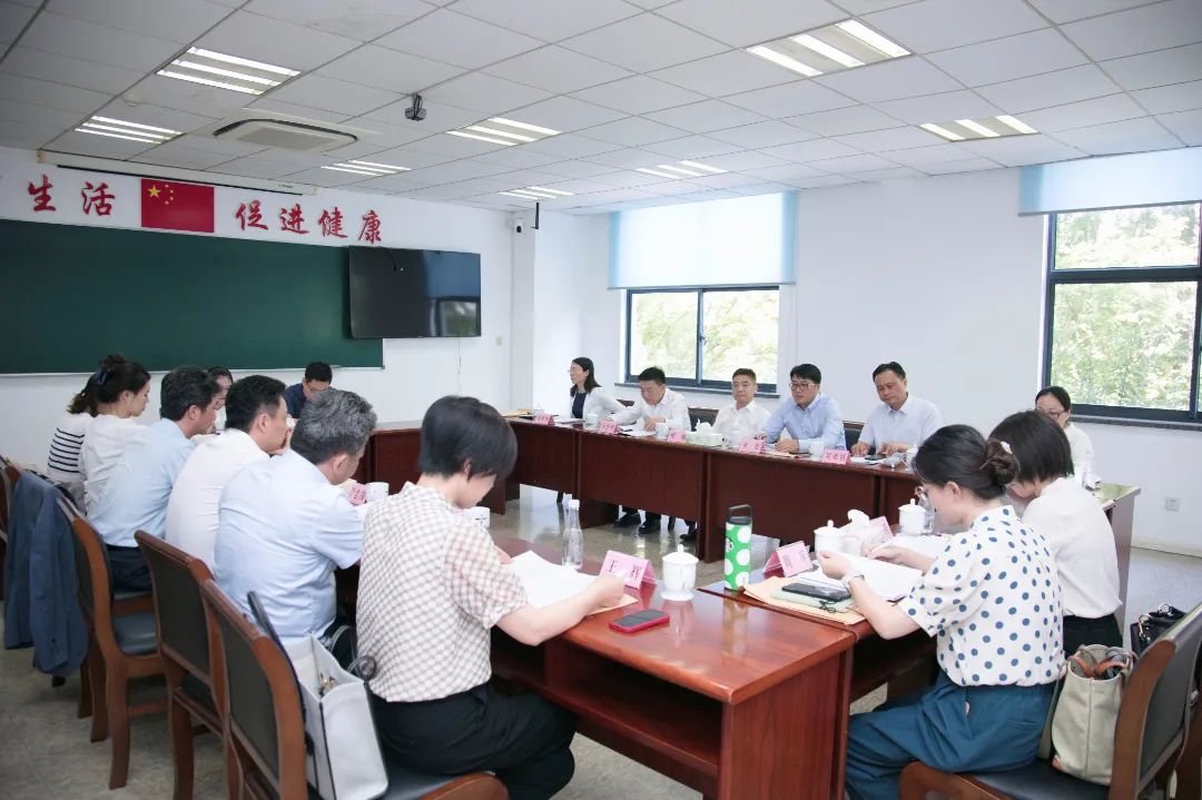 0725_150956_381.jpg 0725_150956_381.jpg