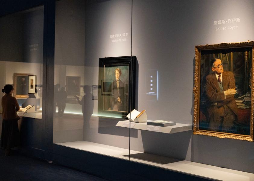 在上海邂逅“莎士比亚”“J.K.罗琳” 82位英国文学大师肖像与名迹亮相上博东馆 免费开放