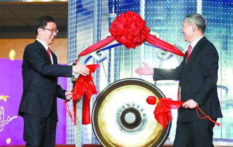 韩正肖钢为“沪港通”鸣锣开市