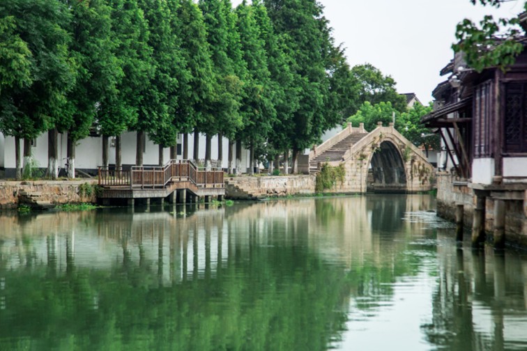 青浦体育：2025年长三角国际铁人三项赛倒计时