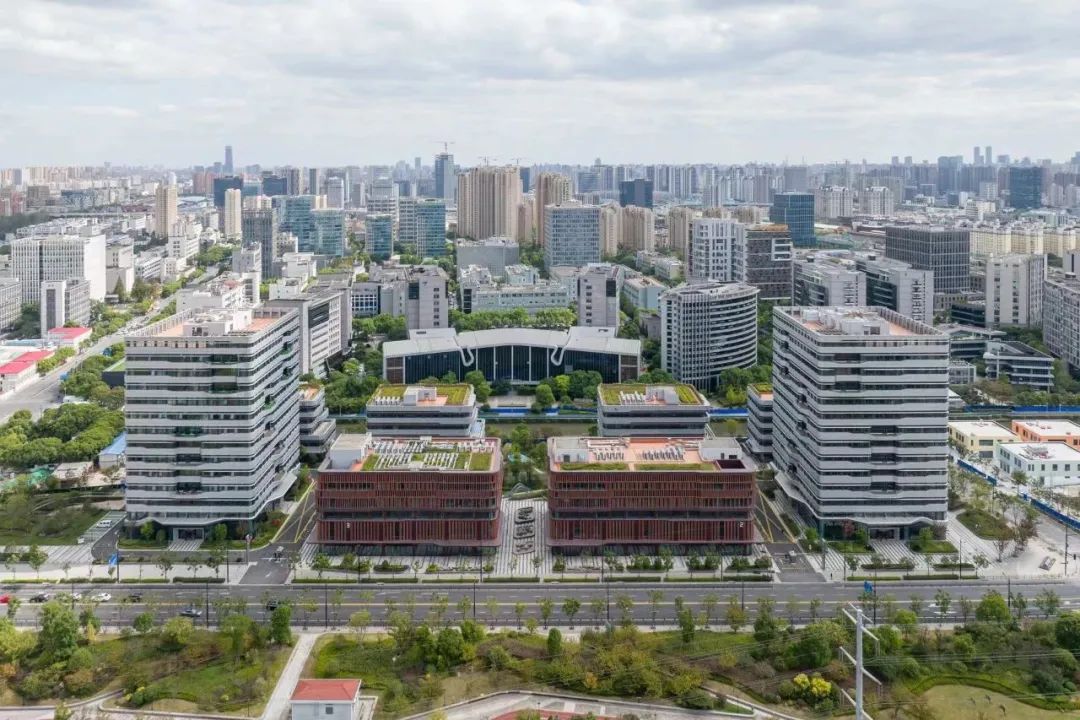 高端集聚优势不断放大.jpeg 高端集聚优势不断放大.jpeg