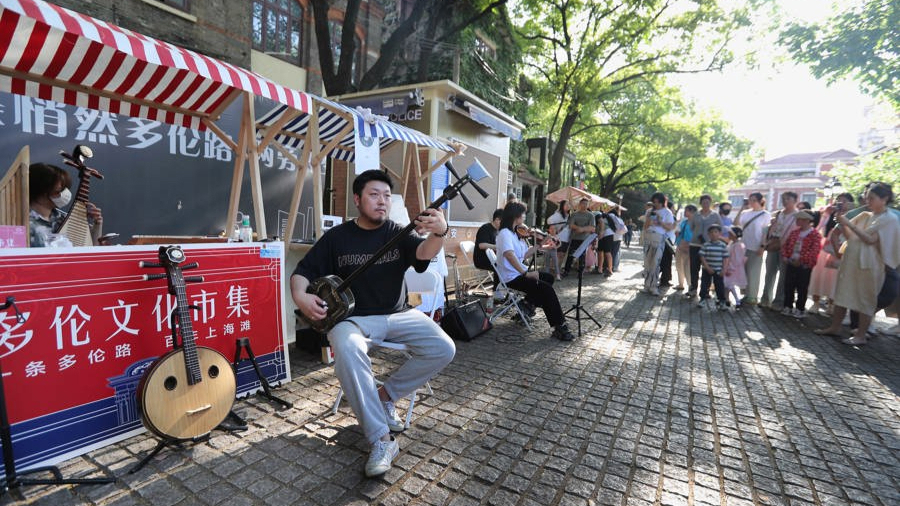 多伦文化市集。记者 蒋迪雯 摄.jpg 多伦文化市集。记者 蒋迪雯 摄.jpg