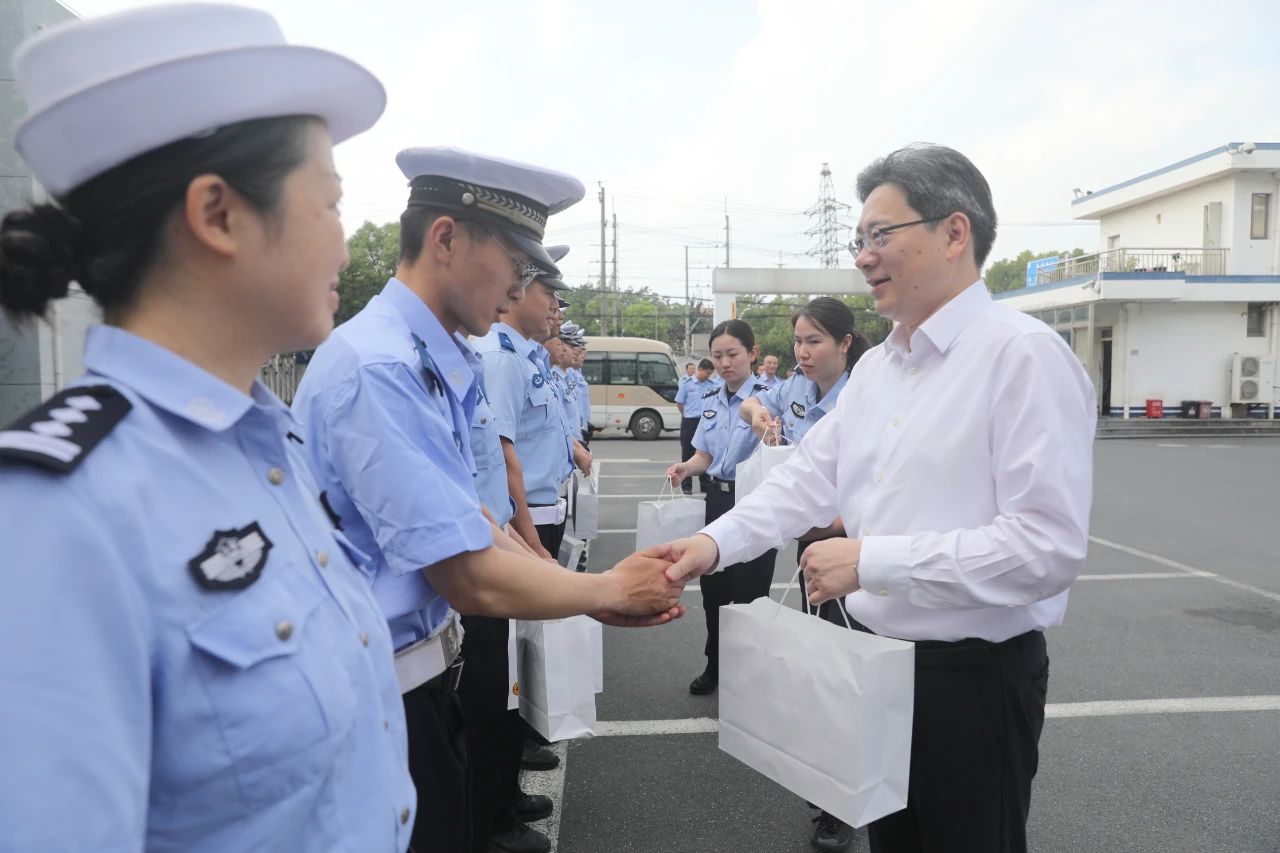 0717_103742_261.jpg 0717_103742_261.jpg