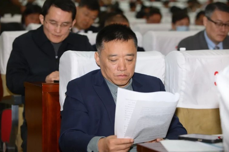 区政协七届四次会议开幕