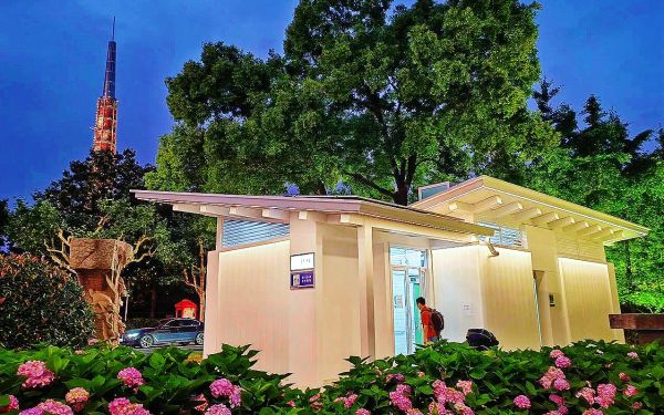 春节公厕不“打烊”  城市温度有保障2.jpg