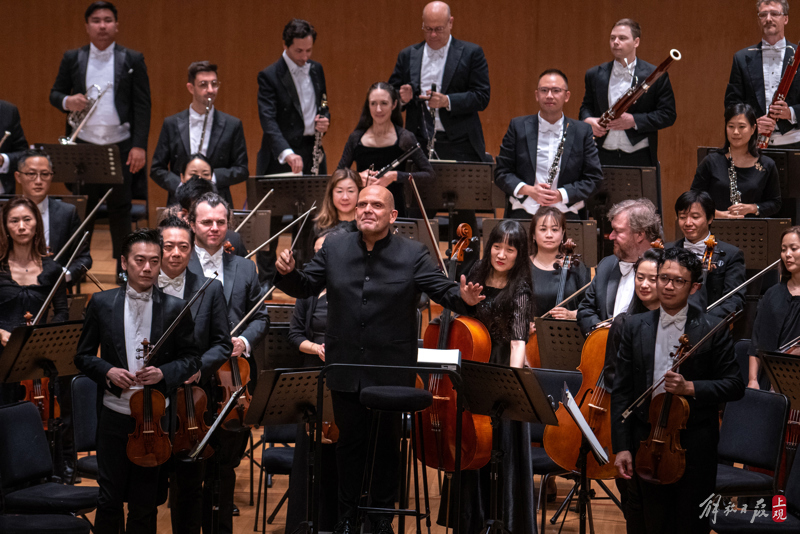 指挥家梵志登携香港管弦乐团来沪演出.jpeg