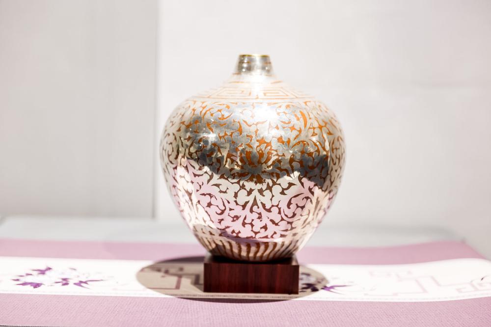 展览上展示的银器.jpeg 展览上展示的银器.jpeg