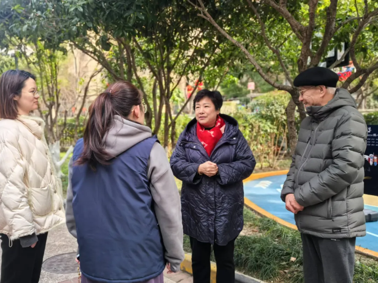 虹口区领导深入社区开展“面对面”联系服务群众活动 .png 虹口区领导深入社区开展“面对面”联系服务群众活动 .png