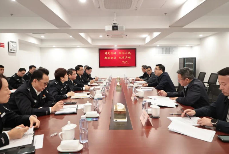 为虹口高质量发展保驾护航，区领导调研本区公安工作.png