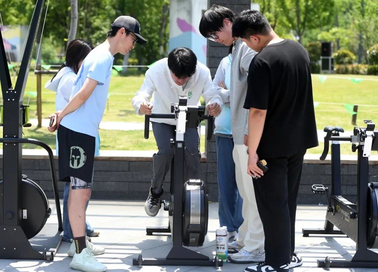 青浦体育：2025年长三角国际铁人三项赛倒计时