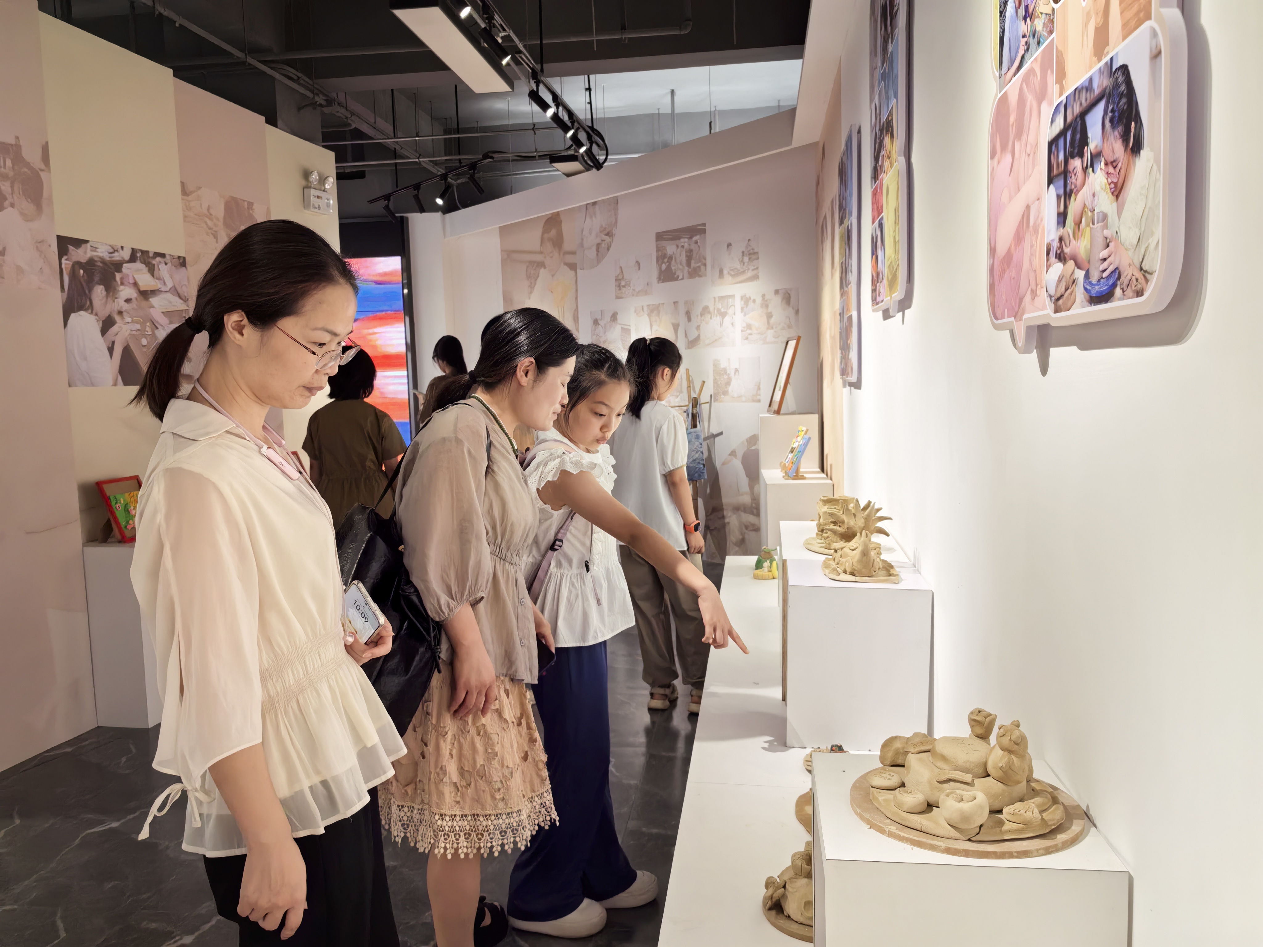 4 基地参观-2.jpg