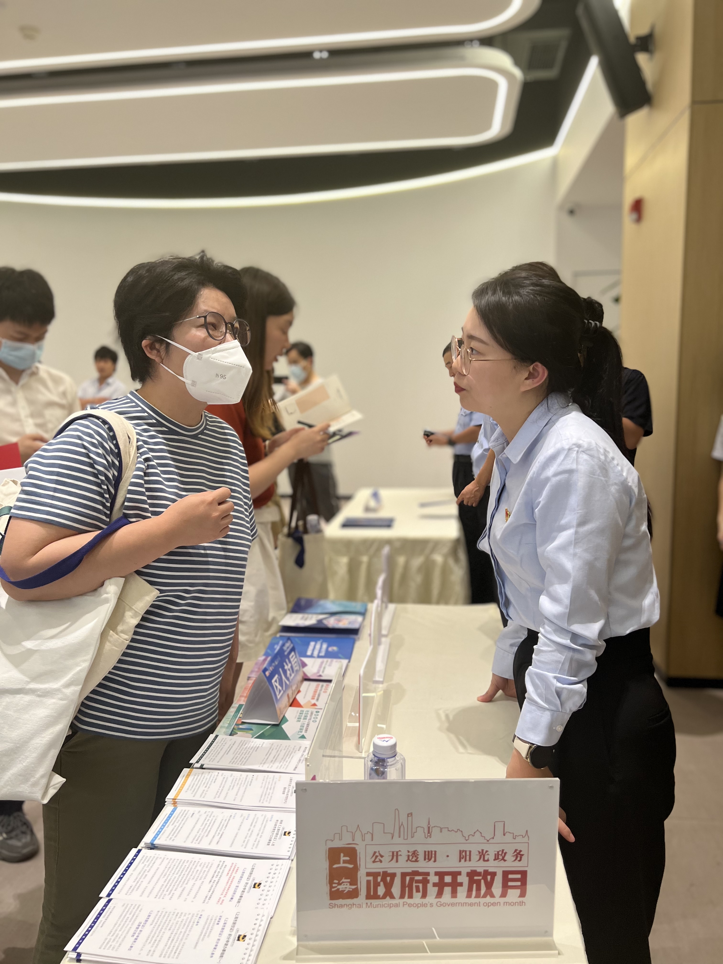 【听】入场券被“秒光” 长宁这场政策“课堂”有何魅力？3.jpg