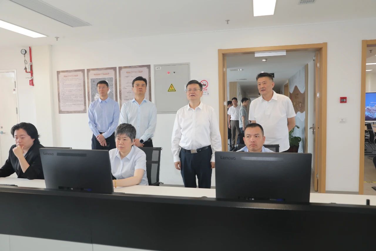 0603_085525_395.jpg 0603_085525_395.jpg